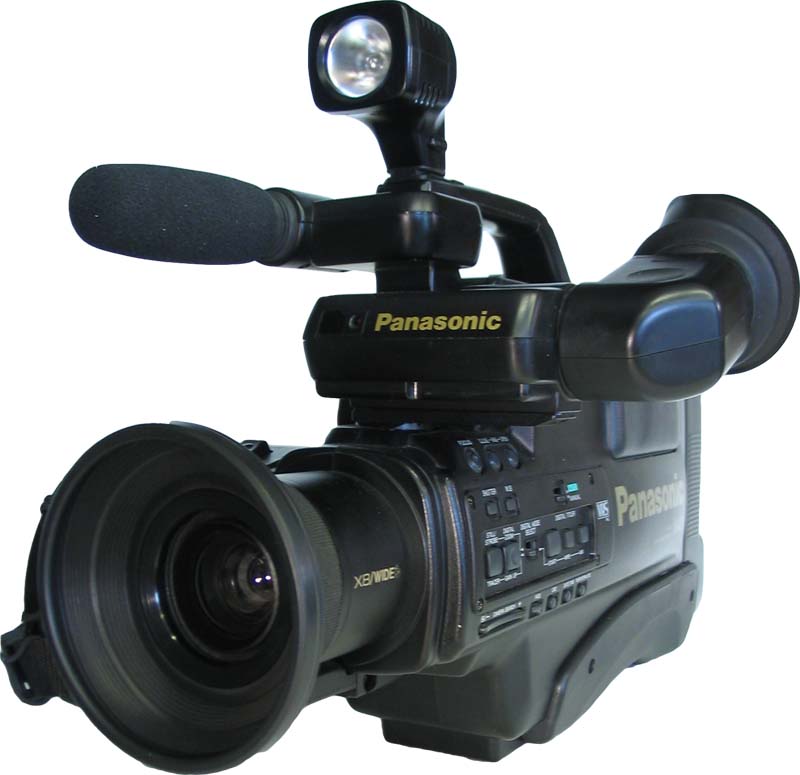 Někdejší plnoformátová VHS-kamera Panasonic s halogenem
