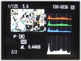Detail grafiky LCD u pořízené fotky (Kliknutí zvětší)