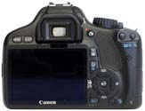 Canon EOS 550D v detailu zadního panelu (Kliknutí zvětší)