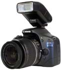 EOS 550D s nasazeným bleskem 270EX (Kliknutí zvětší)