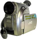 JVC D200 z přední perspektivy (Klikni pro zvětšení)