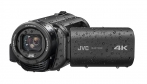 Videokamera JVC GZ-RY980 v efektní demonstraci odolnosti