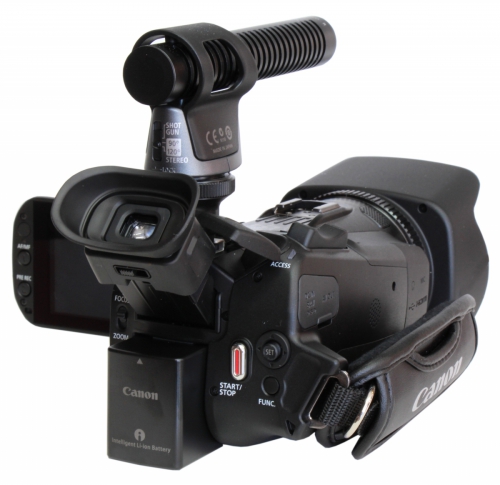 Zadní pohled na videokameru CANON HF G30 s DM-100