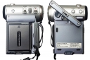 Videokamera microMV Sony IP5 z obou stran těla stroje