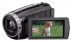 Videokamera Sony HDR-CX625 v přední perspektivě...
