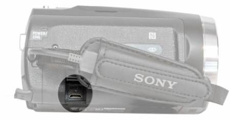 Sony HDR-CX625: konektor MULTI 