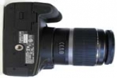 Canon EOS 1000D v detailu zespodu (Kliknutí zvětší svisle)