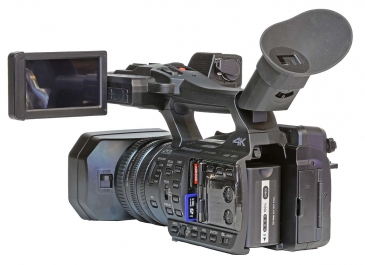 Videokamera Panasonic HC-X1000 v detailu ovládání