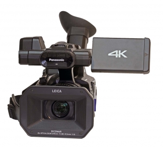 Videokamera Panasonic HC-X1000 v detailu zepředu