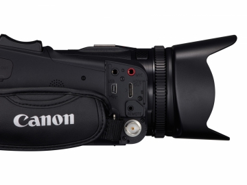 Detail přípojných konektorů Canon XA25
