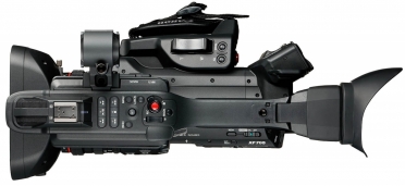 Videokamera Canon XF705: detailní pohled shora...