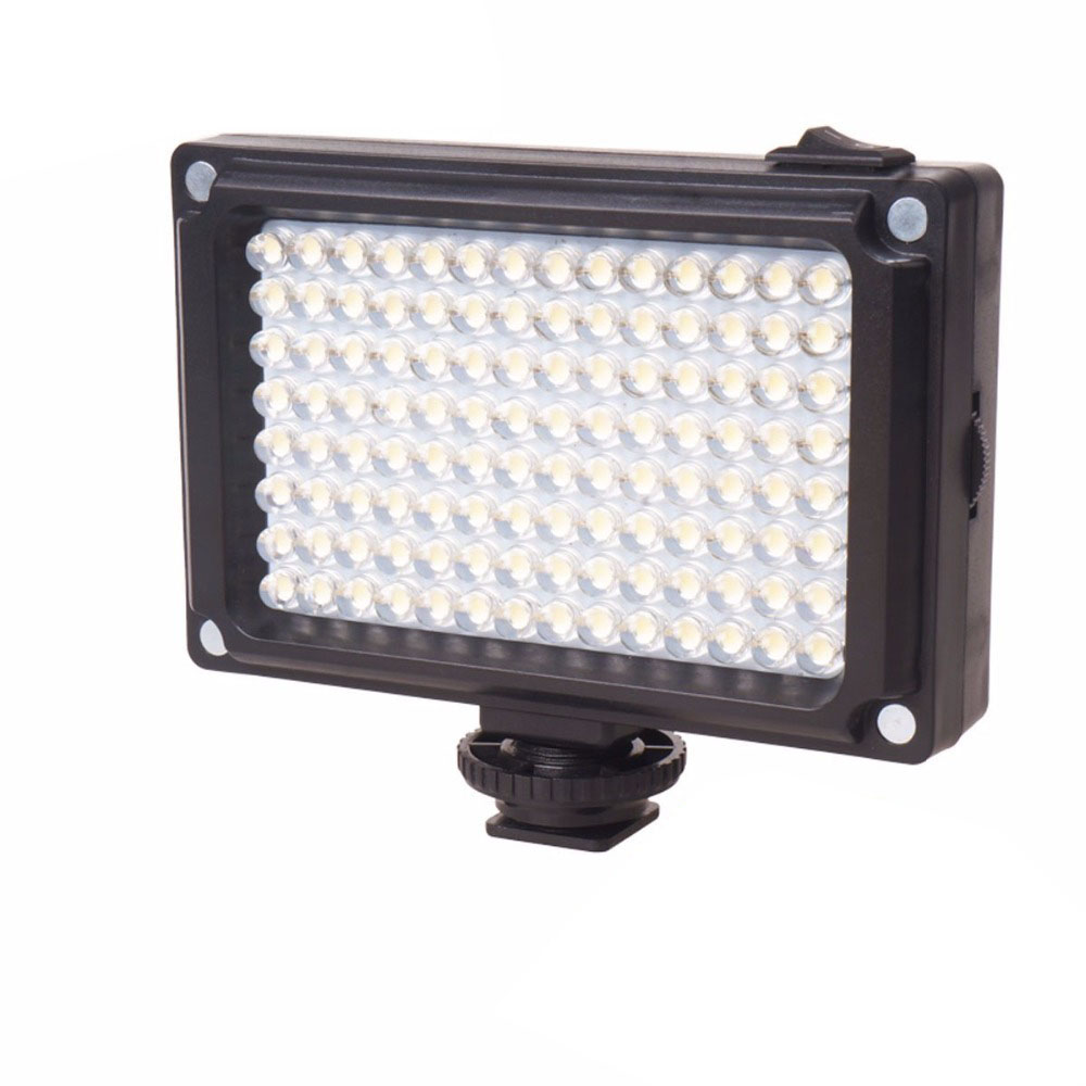 LED světlo se 112ti LED-diodami zepředu...