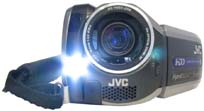 Detail kamery MG135 s rozsvícenou lampou (Kliknutí zvětší)