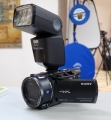 Videokamera SONY AX53 a blesk METZ
