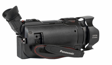 Videokamera Panasonic HC-VXF990: zdířky pod dlaní