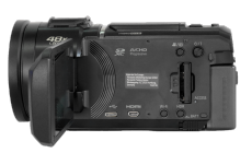 Videokamery Panasonic 2018:detail s otevřeným LCD